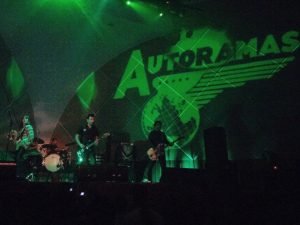 Autoramas mostram seu novo disco no Cine Joia (Foto: Déia Marinho)