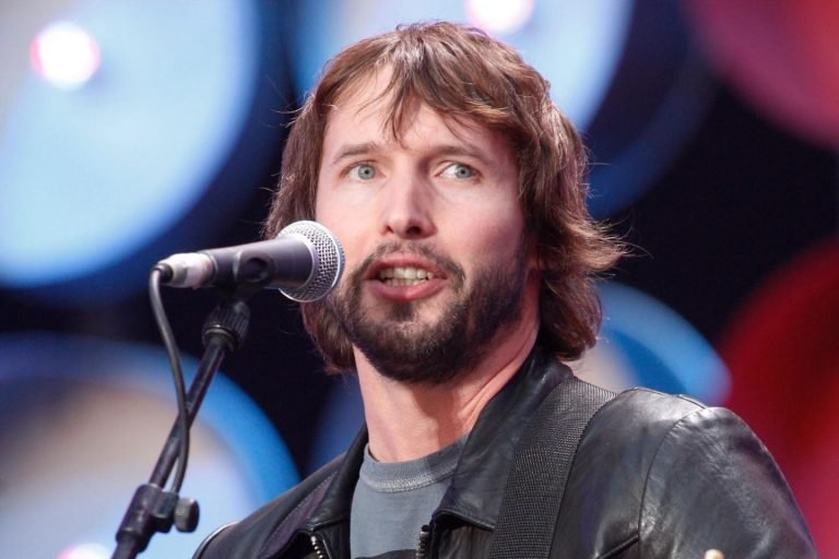 James Blunt lança Cold, prévia do novo álbum