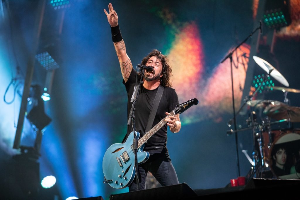 Foo Fighters pede retorno do Oasis