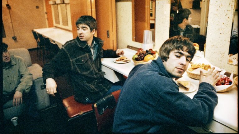 Podcast celebra 25º aniversário de Definitely Maybe