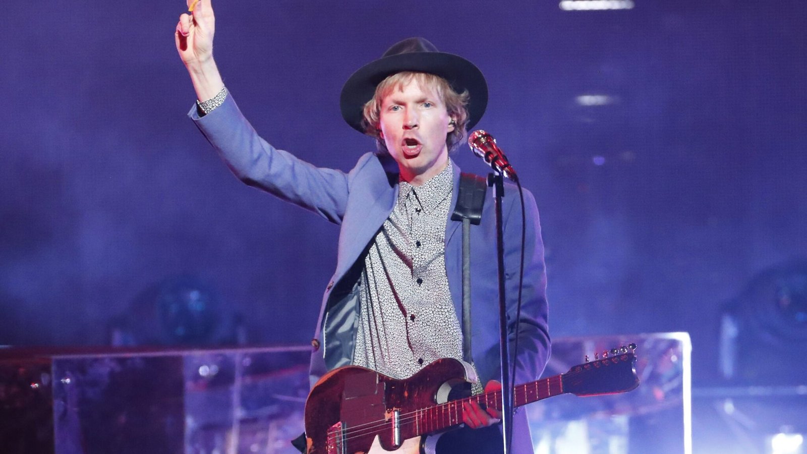 Beck libera novas músicas e data do novo disco
