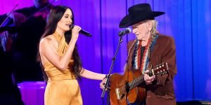 Kacey Musgraves e Willie Nelson