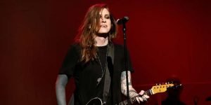 Laura Jane Grace em show.