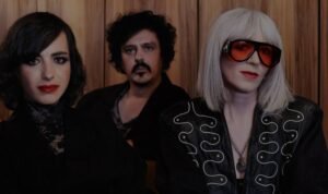 Integrantes da Ladytron preparam o lançamento do álbum Paradises