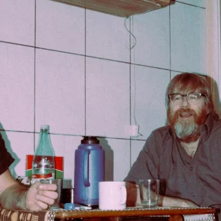 Riviera Gaz lança Monomania e reúne integrantes de Sonic Youth, Pitty e Forgotten Boys