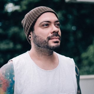 Riviera abre álbum duplo com EP Passado/Presente