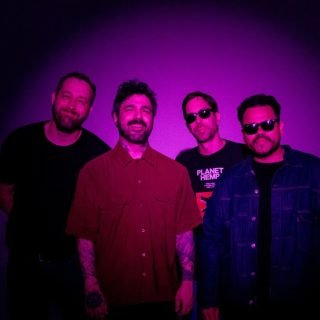 Anônimos Anônimos estreia álbum “Acabou Sorrire” misturando indie e emo