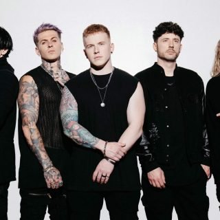 From Ashes To New abraça de vez o Metal Moderno e o Nu Metal no novo álbum Reflections