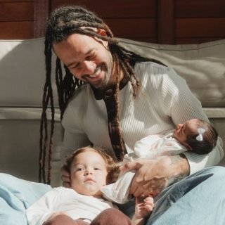 Gabriel Elias transforma casa em estúdio e lança EP dedicado aos filhos
