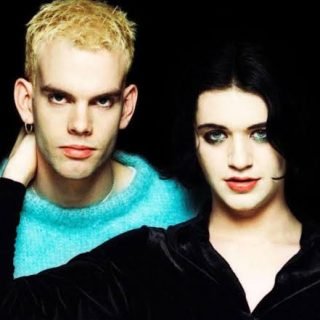 Placebo relança álbum de estreia em versão remasterizada após 30 anos