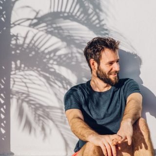 Entrevista | Roo Panes – “No Rio eu consegui dar uma volta pela orla com meu violão. Foi quase como um sonho”