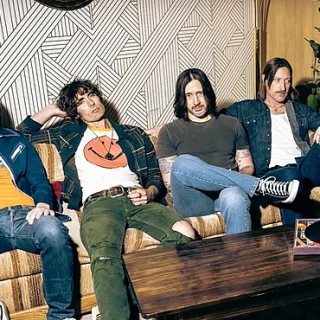 The All-American Rejects abandona nostalgia e aposta em reinvenção em novo álbum “Sandbox”