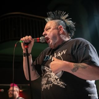 Entrevista | The Varukers – “Vamos continuar tocando até cairmos mortos em um palco ou em algum aeroporto”