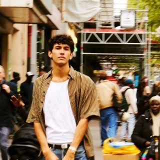 Tom Ribeira encanta com o lançamento do seu primeiro EP, “Pedaço”